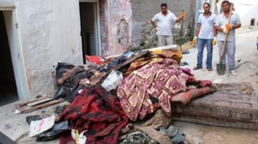 &Ccedil;&ouml;p eve belediye temizliği