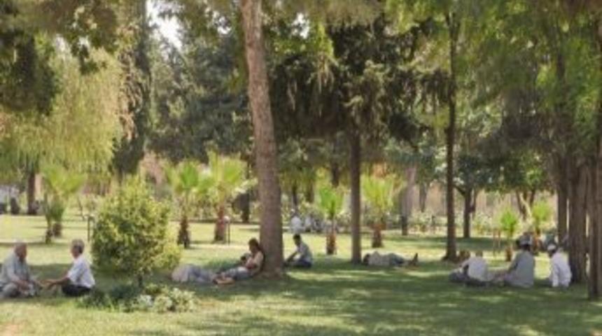 Şanlıurfa&rsquo;da Sıcaklar Dinmiyor