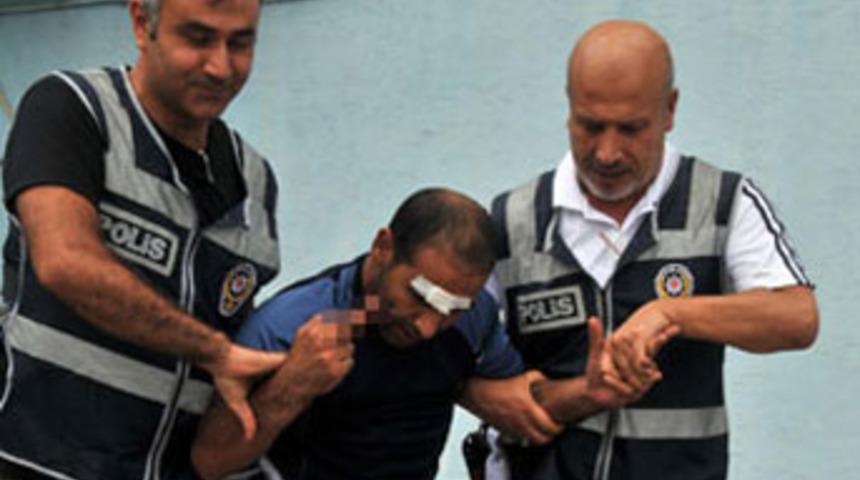 Hırsızı, kafasına d&uuml;şen saksı yakalattı