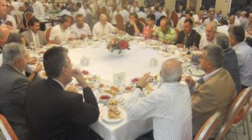 İşadamı İsmet G&uuml;ral'dan İftar