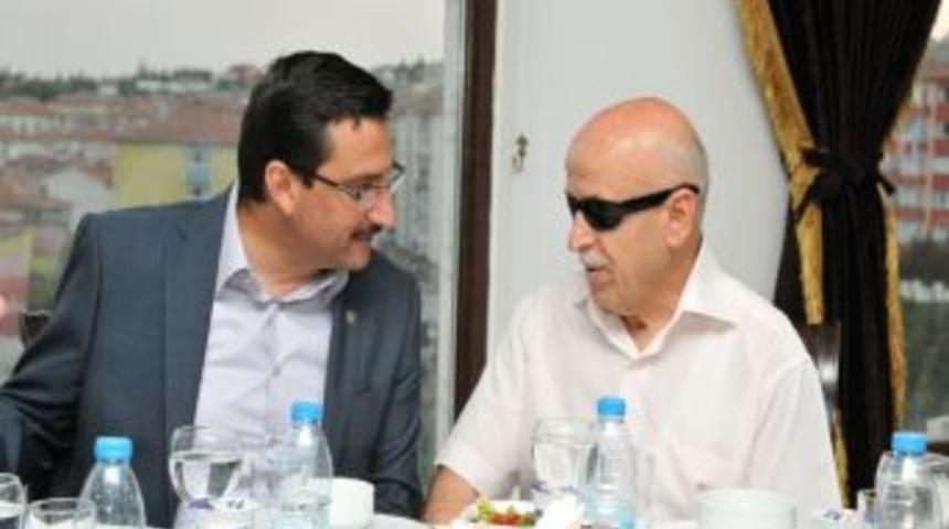 Başkan Ak, Engellilerle İftarda Bir Araya Geldi