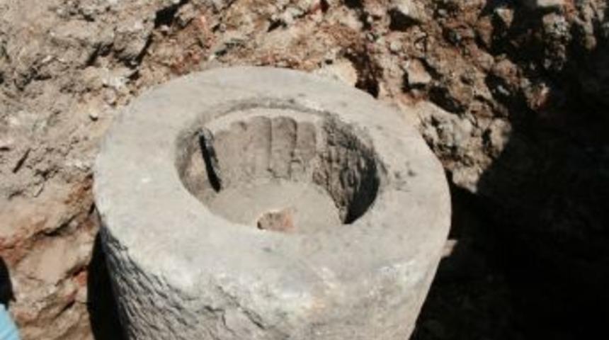 Filyos&rsquo;ta 2 Bin Yıllık Tarihi Değirmen Taşı Bulundu