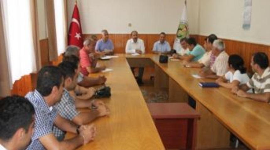 Adana'daki Bitkisel &Uuml;r&uuml;nlere 'pestisit' Takibi