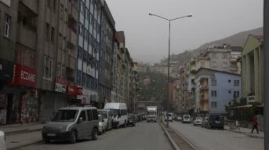 Hakkari&rsquo;de Kepenk Kapatma Eylemi