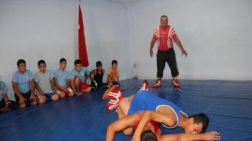 Yaz Kursları Arasında ‘güreş’e Büyük İlgi