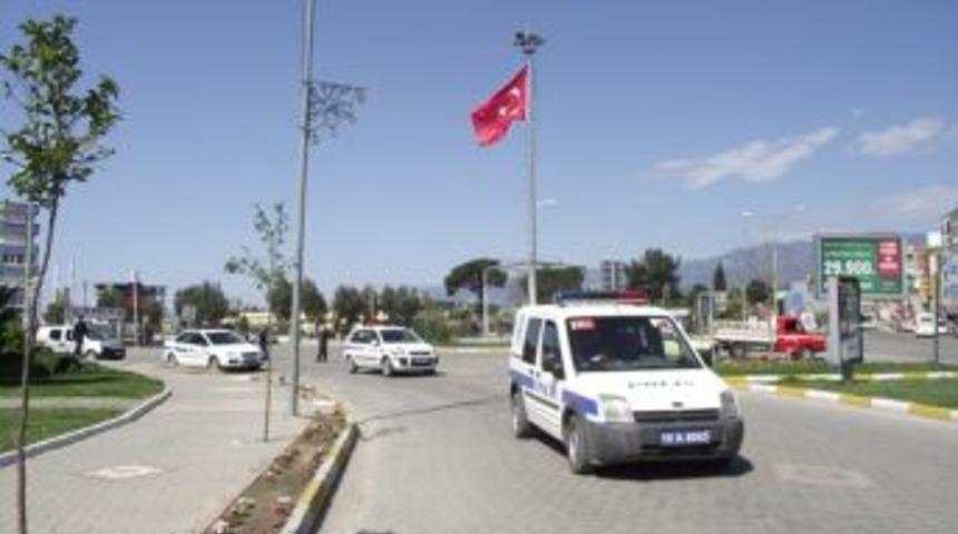 Bir Bek&ccedil;i Ve &Uuml;&ccedil; Polisin Yaralandığı Olayın Zanlıları Serbest Bırakıldı
