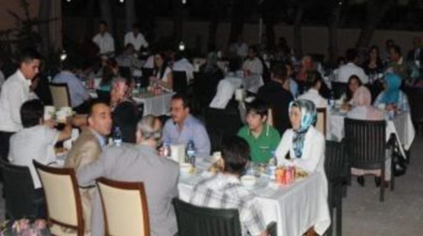 Şehit Aileleri Ve Gaziler İftarda Buluştu