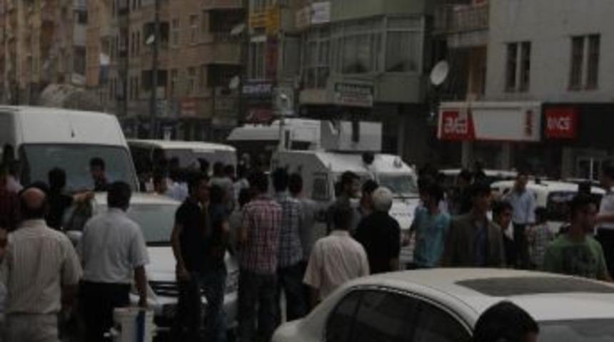 Hakkari&rsquo;de Zincirleme Trafik Kazası