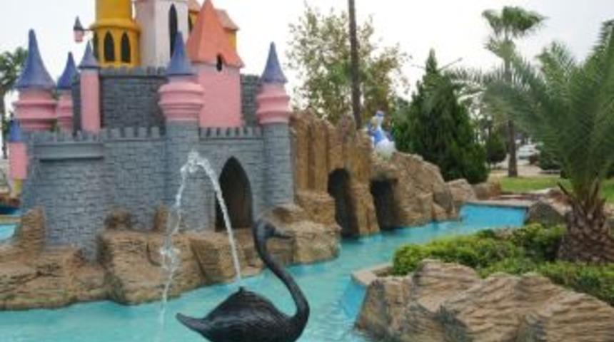 Yenişehir&rsquo;deki Parklar Ve S&uuml;s Havuzları Elden Ge&ccedil;iyor