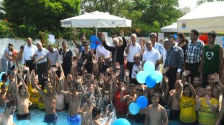 Seyhan Ve Y&uuml;reğir&rsquo;deki 2 Havuzda 2 Bin 500 Engelli Y&uuml;zme &Ouml;ğreniyor