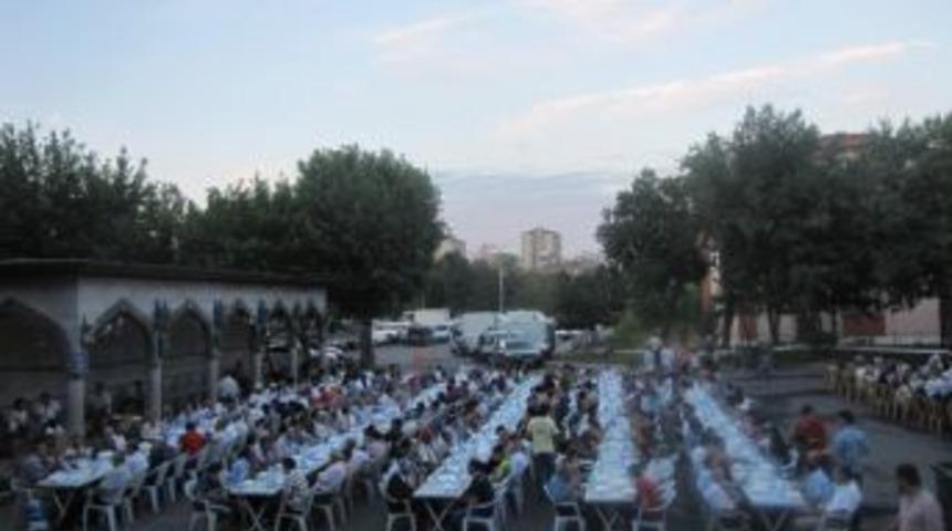 M&uuml;siad Bin Kişiyi Ağırladı