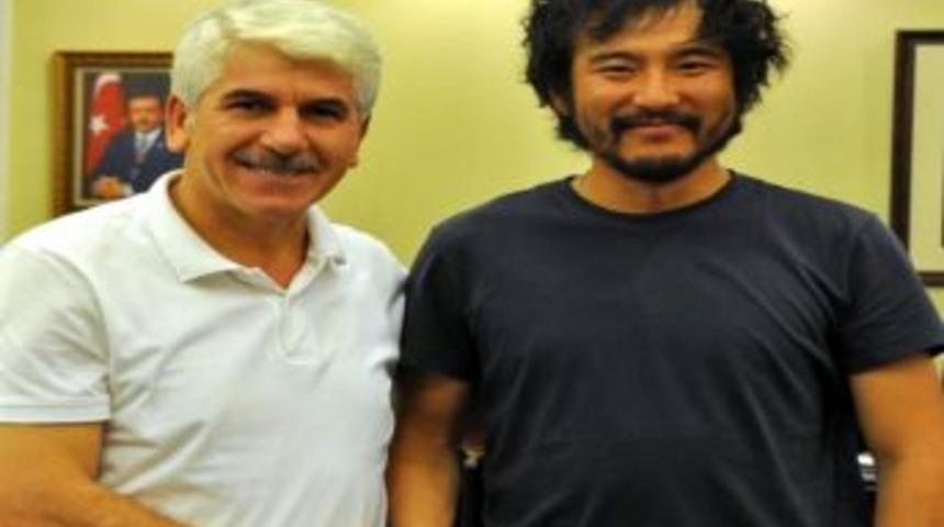 G&uuml;ney Koreli Seyyah Kang Odunpazarı&rsquo;nda