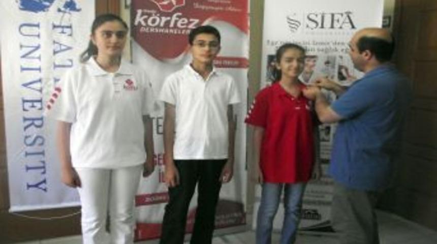 K&ouml;rfez Dershanesi Gediz Şubesi Altın &Ccedil;ocuklarını &Ouml;d&uuml;llendirdi