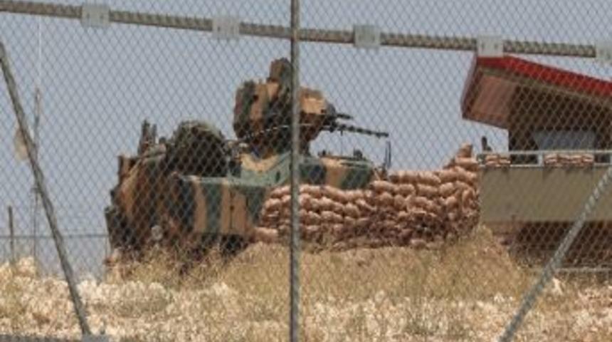 T&uuml;rkiye-suriye Sınırında Askeri Hareketlilik S&uuml;r&uuml;yor