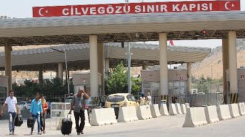 Cilveg&ouml;z&uuml; Sınır Kapısından Giriş Ve &Ccedil;ıkışlar S&uuml;r&uuml;yor