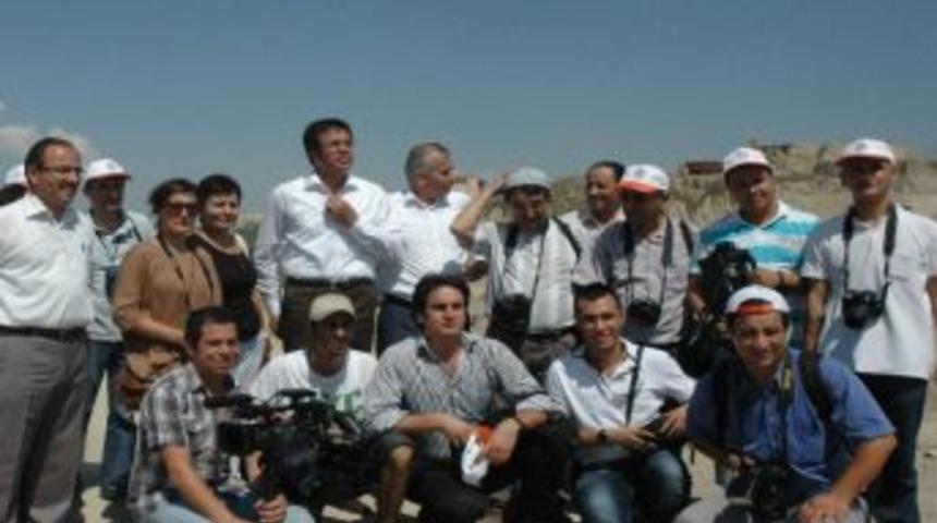 Zolan Ve Zeybekci İncelemelerde Bulundu