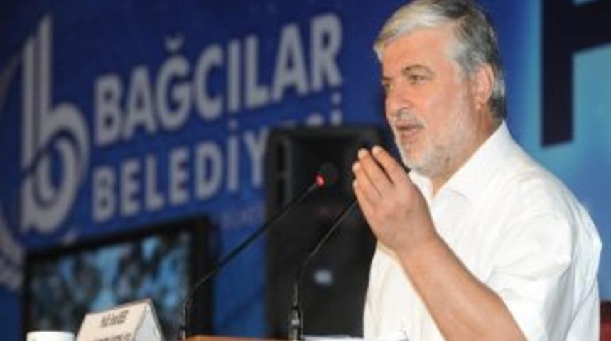 Ey&uuml;p Sultan&rsquo;ı Ziyaret Eden Modellere İlahiyat&ccedil;ı Tepkisi