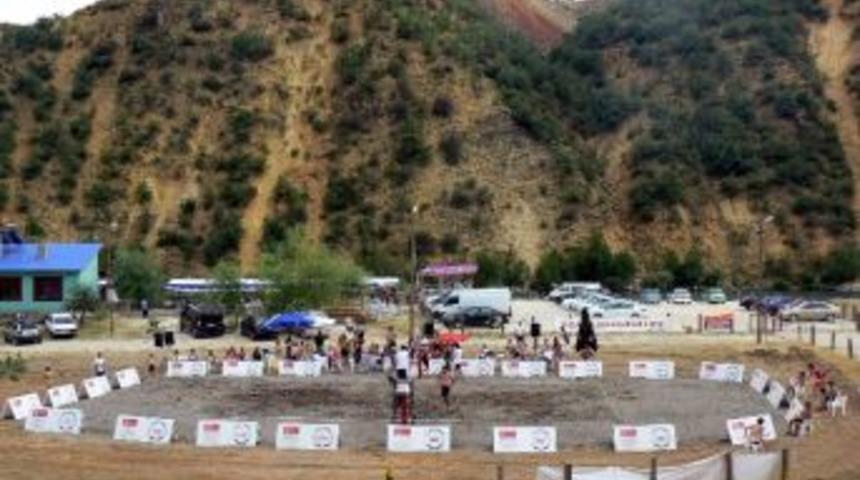 Tunceli&rsquo;de D&uuml;zenlenen Altın &Ouml;d&uuml;ll&uuml; Plaj Voleybolu Turnuvası Sona Erdi.