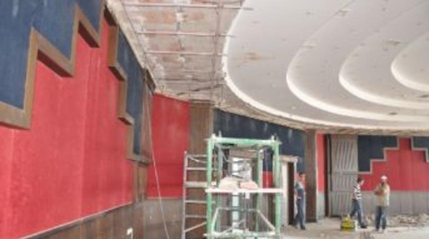 D&uuml;ğ&uuml;n Salonları Bayrama Hazırlanıyor