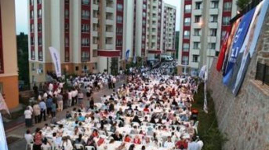 İzmitkent 3. Etap sakinleri iftarda buluştu