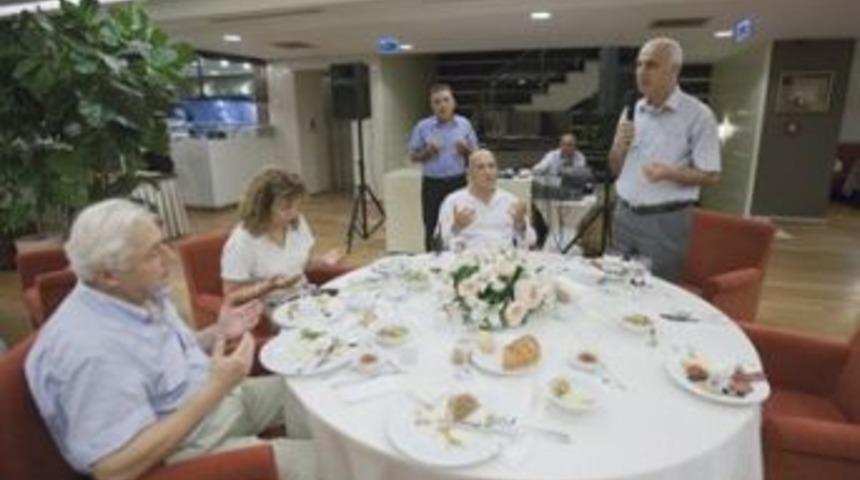 Başkan &Ouml;z, Din G&ouml;revlileriyle İftarda Buluştu