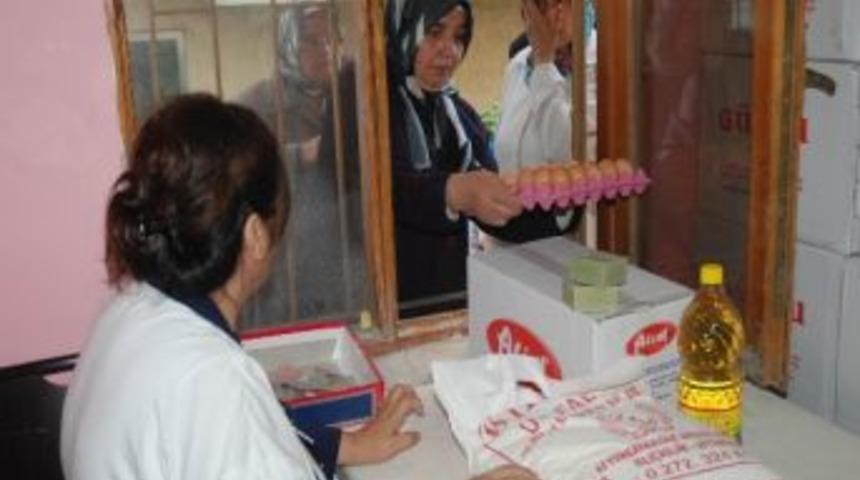 Yardımsevenler Derneği'nden İhtiya&ccedil; Sahiplerine Destek