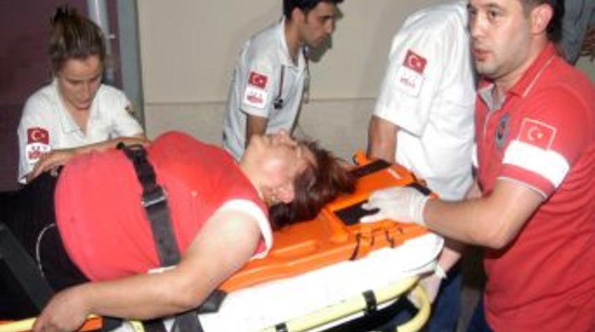 Otomobil Motosikletle &Ccedil;arpıştı: 1 &Ouml;l&uuml;, 3 Yaralı