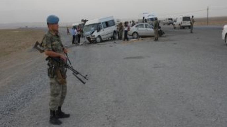 Başkale'de Trafik Kazası: 1 &Ouml;l&uuml;, 4 Yaralı