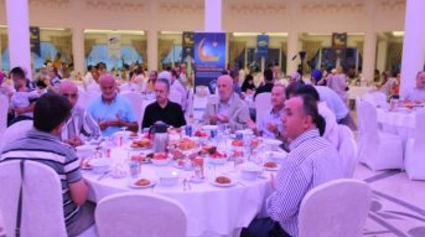Kimse Yok Mu Derneği Iftarda Kardeş Aileleri Buluşturdu