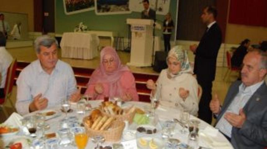 Şehit Ve Gazi Yakınları İftarda Buluştu