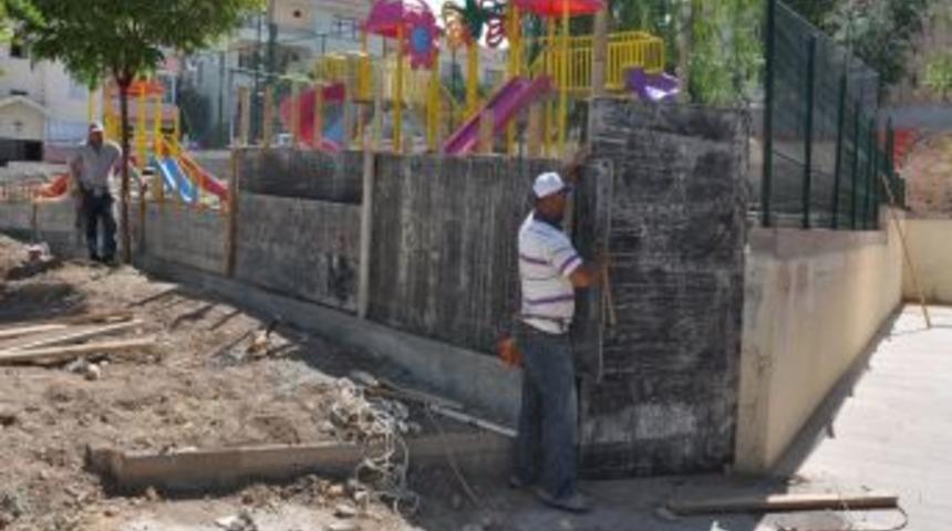 Gölbaşı'nda Mezarlıklar Bayrama Hazırlanıyor