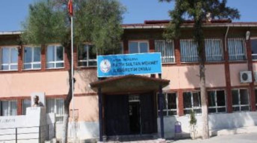 Polis Okulu Acarlıların Okulunu Çiçek Gibi Yapacak