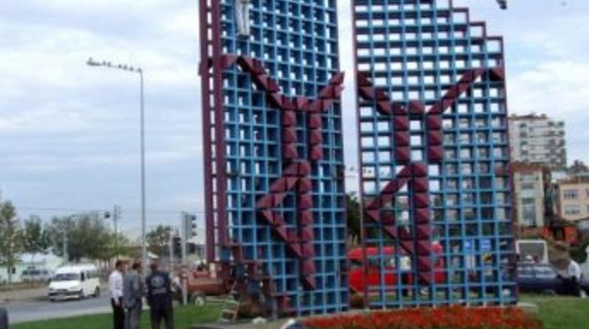 Trabzon&rsquo;un Simgelerinden Metalden Horon Heykeli Artık Yok