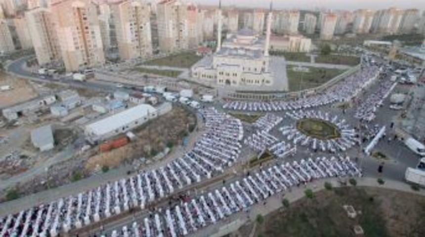 İftar Sofrası Kayaşehirliler I&ccedil;in Kuruldu