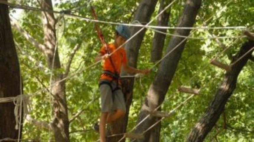 &Ccedil;ocuklar Survivor Kampında Gibi Eğitim G&ouml;r&uuml;yor