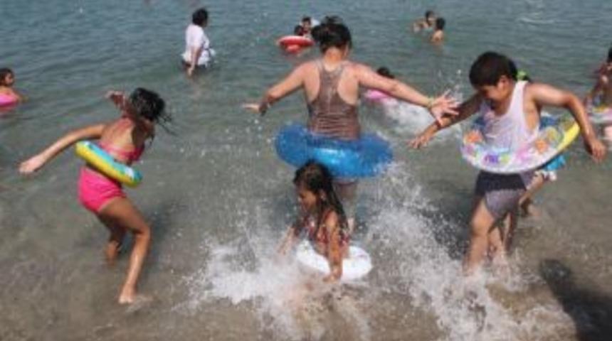 Konak'ta Denize Girmeyen Kadın Ve &Ccedil;ocuk Kalmayacak