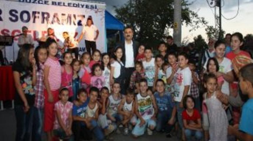 Başkan Bayram&rsquo;ı &Ccedil;ocuklar &Ccedil;ok Seviyor