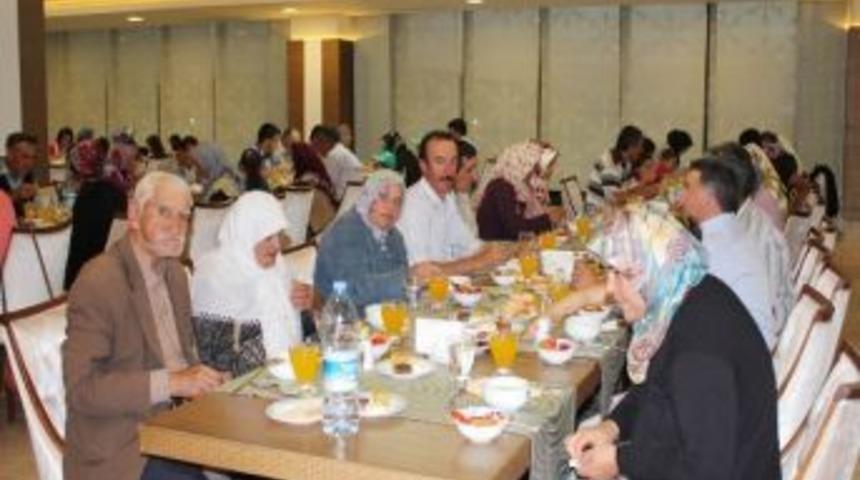 Ak Parti İhsaniye Kadın Kolları&rsquo;ndan İftar