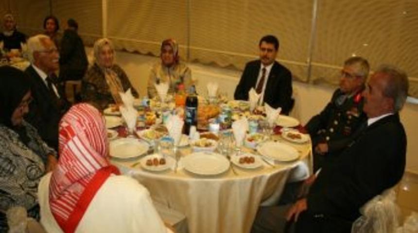 Valilik Şehit Yakınları Ve Gazileri Unutmadı