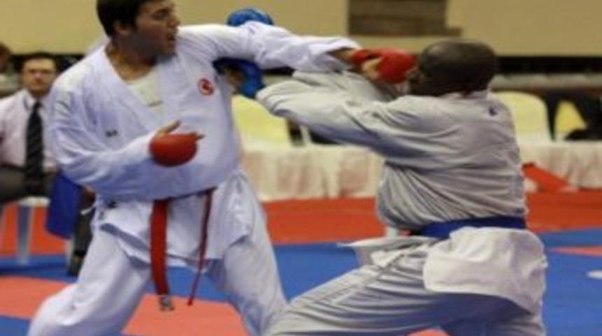 Altın Tekme D&uuml;nya Şampiyonası Kadrosunda