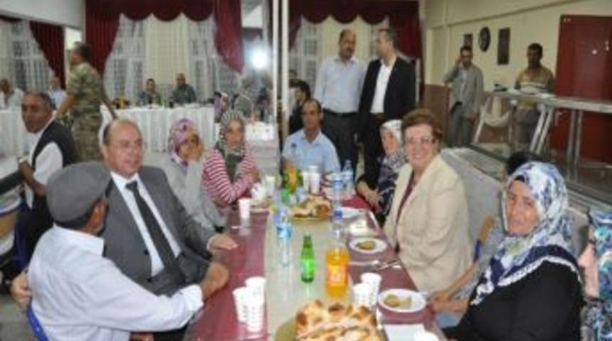 Vali Amir &Ccedil;i&ccedil;ek Şehit Yakınları Ve Gazilerle İftarda Buluştu