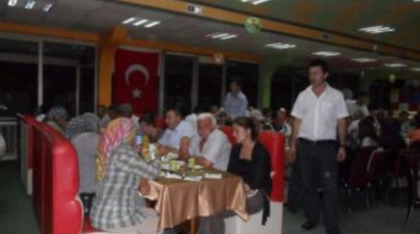 Gazi Ve Şehit Ailelerine İftar Yemeği