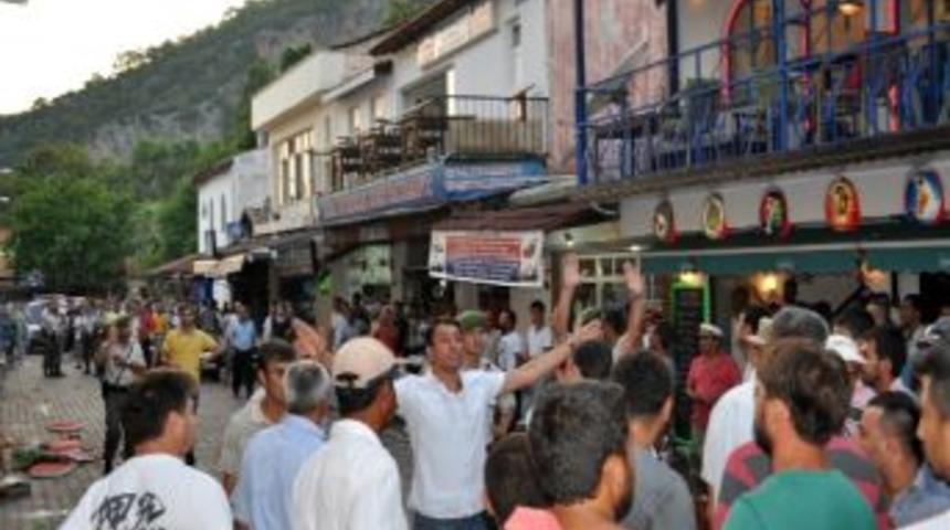 Dalyan&rsquo;da "buraya T&uuml;rkler Giremez" Provokasyon &Ccedil;ıktı