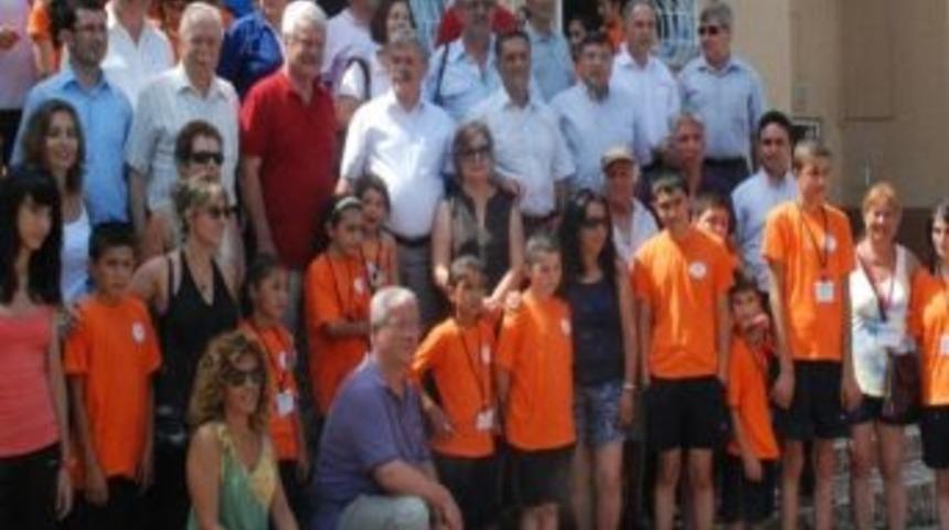 Vanlı &Ccedil;ocuklardan Başkan &Ouml;zg&uuml;ven'e Barış S&ouml;z&uuml;