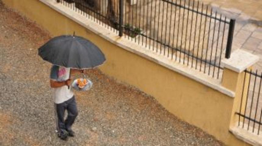 Milas&rsquo;ta Sağanak Ve Dolu Yağışı