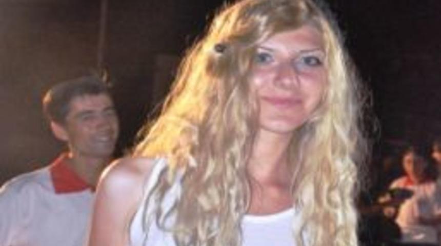 Yabancı &Ouml;ğrencilerden T&uuml;rk K&ouml;y&uuml;nde Defile