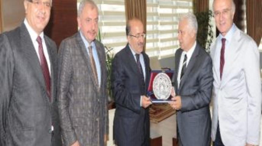 Kt&uuml; Rekt&ouml;r&uuml; Prof.dr. İbrahim &Ouml;zen'den Veda Ziyareti