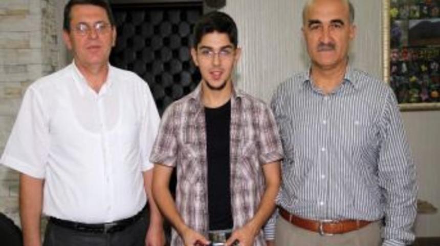 Başkan Yıldırım&rsquo;dan Sbs Birincisine &Ouml;d&uuml;l