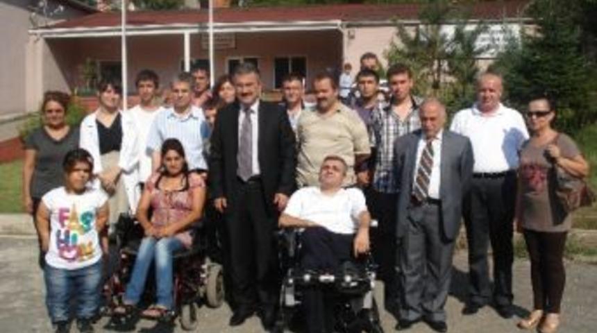 Vali Ayyıldız&rsquo;dan Fiziksel Engelliler Derneğine Ziyaret