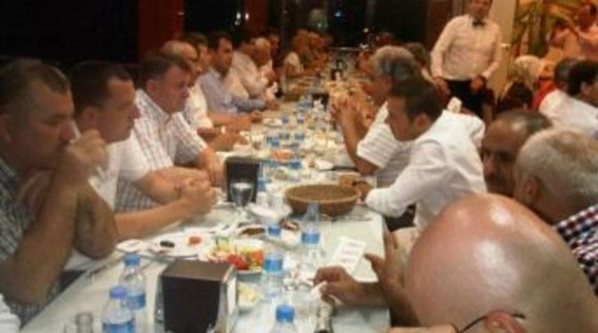 Narlıdereli Ak Partililer İftarda Buluştu